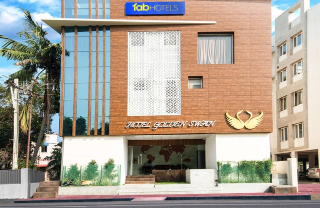 FabHotel Golden Swan