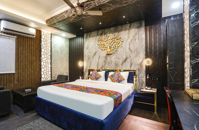 Fabhotel Greenstar Inn