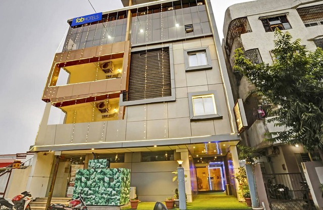 Fabhotel Happy Stay I
