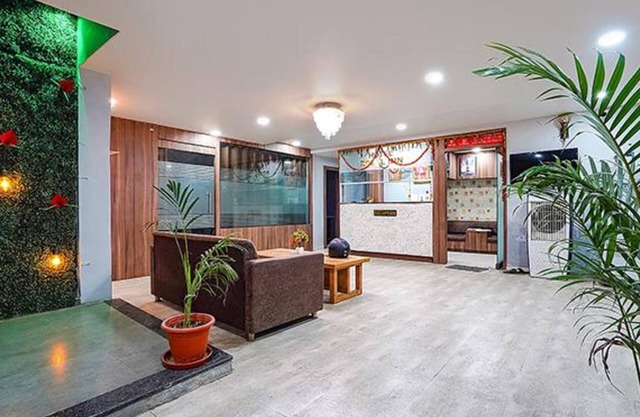Fabhotel Imperial Suites