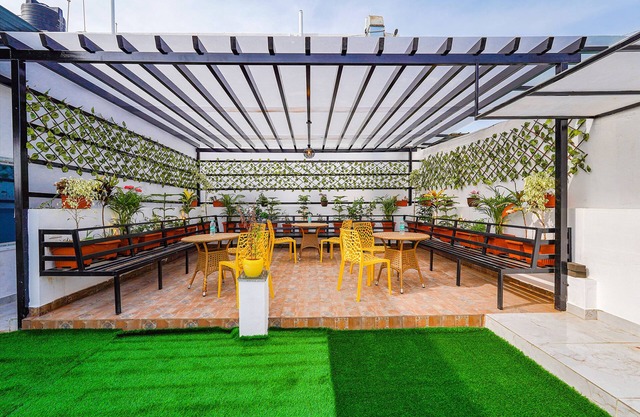 Fabhotel Ivory Pearl