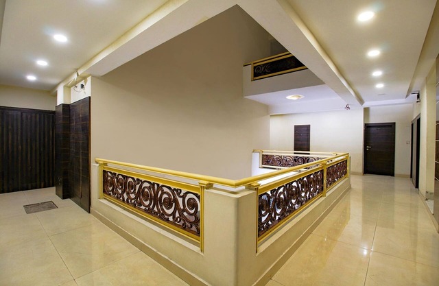 Fabhotel Kamla Regency
