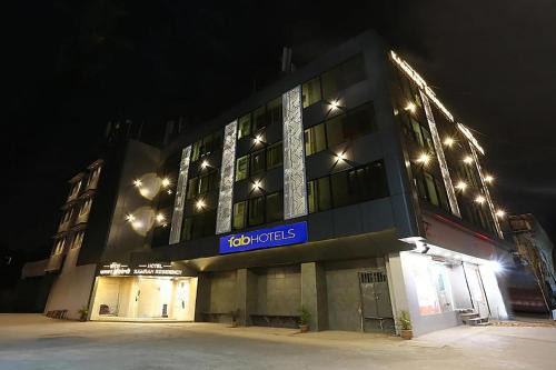 FabHotel Kamran Residency - Nr LBS Marg