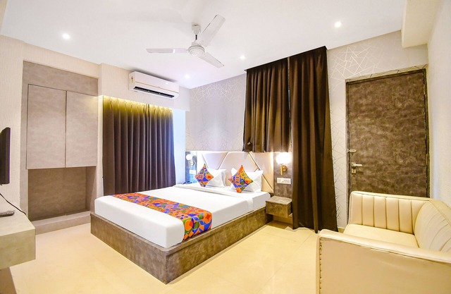 FabHotel Lake View Topsia