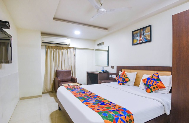 Fabhotel Leela Grand Inn