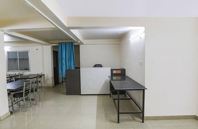 Fabhotel Lily Grand