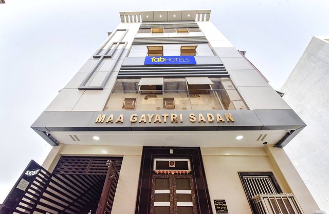 Fabhotel Maa Gayatri Sadan