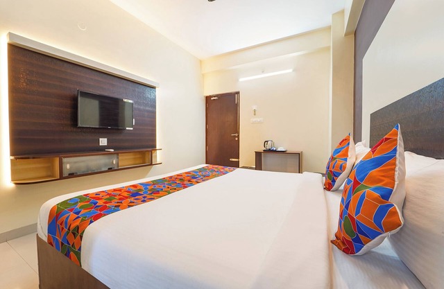 Fabhotel Mani’S Residency