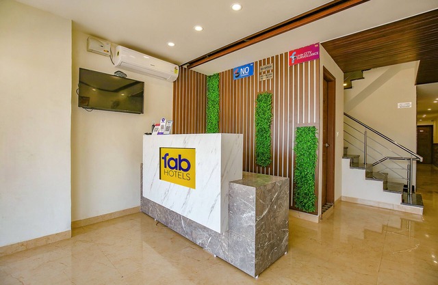 Fabhotel Melano