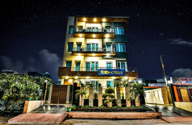 Fabhotel Merriment