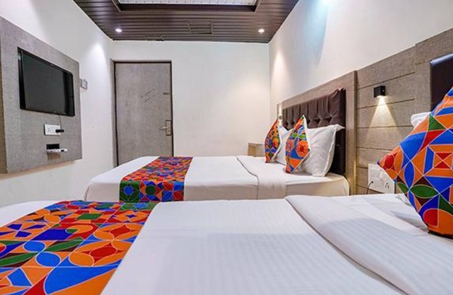 Fabhotel New Prince Palace