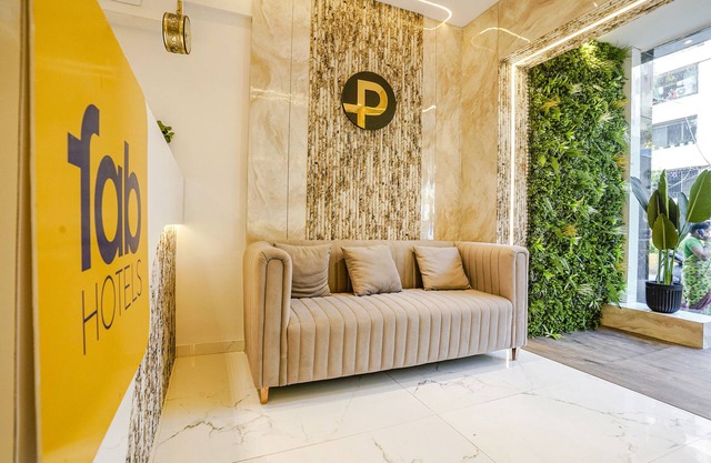 Fabhotel Peralz