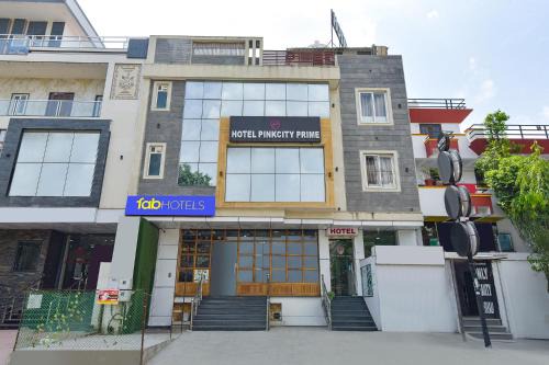 FabHotel Pink City - World Trade Park