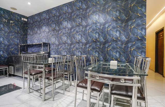 Fabhotel Powai Inn