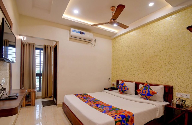 Fabhotel Prime Grand Palace