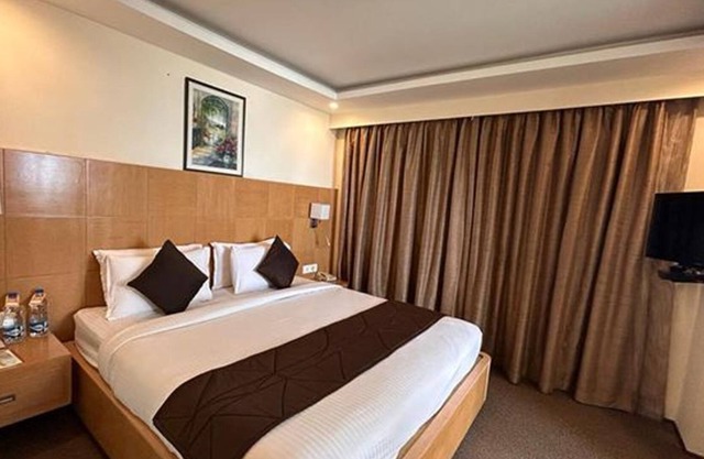 Fabhotel Prime La Hospin