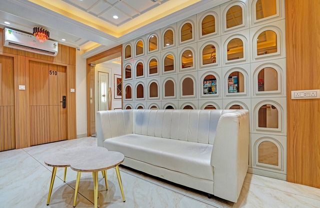 Fabhotel Raj Palace I