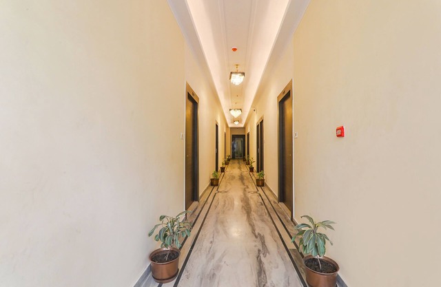 Fabhotel Raj Palace