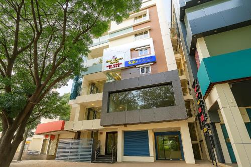 FabHotel Redmoon Suites - Nr Brookfield