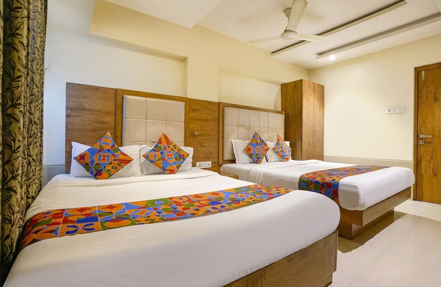 Fabhotel Regal Inn