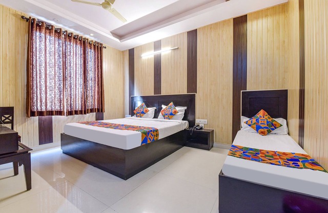 Fabhotel Royal Delight
