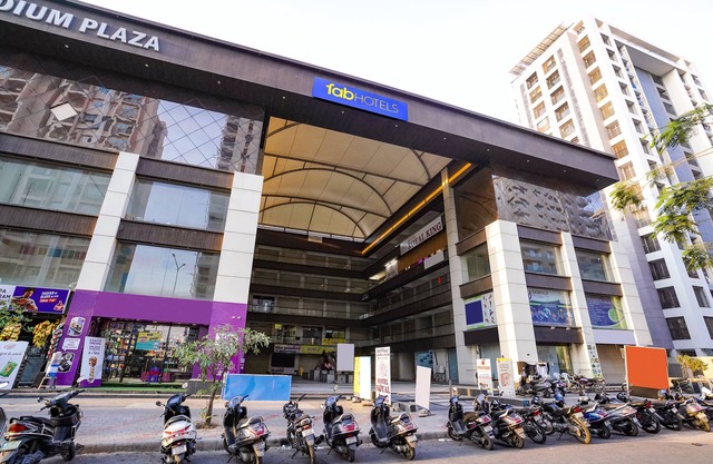 Fabhotel Royal King I