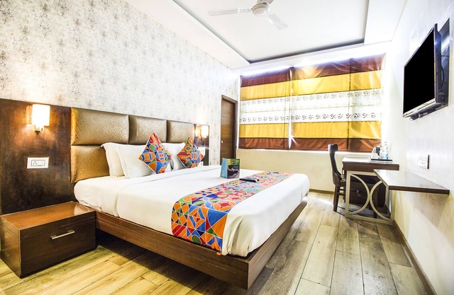 Fabhotel Royal Plaza