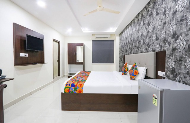 Fabhotel Royal Signature