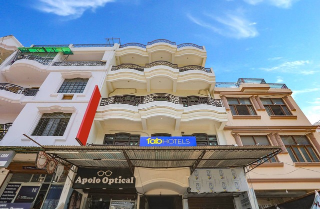 Fabhotel Royal Stay Inn