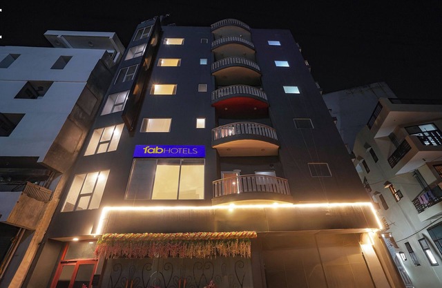 Fabhotel Royale 49
