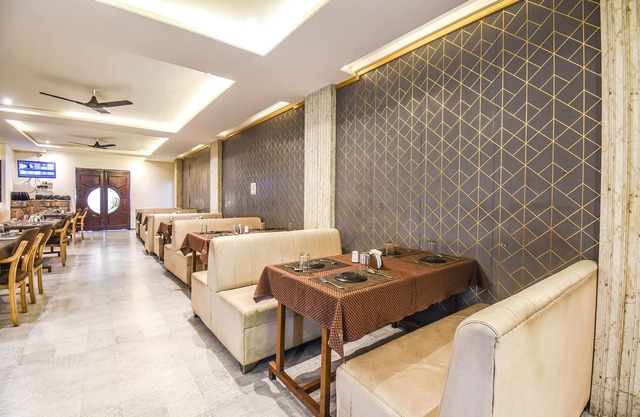 Fabhotel Seven Seas