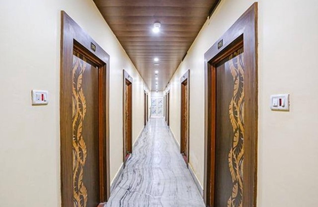 Fabhotel Shivam Palace