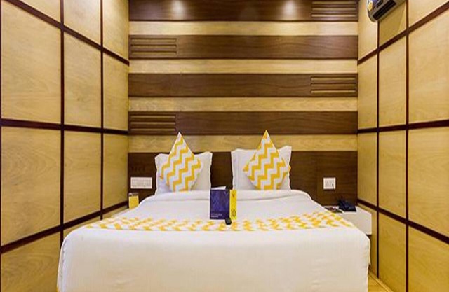 Fabhotel Sholas Residency I