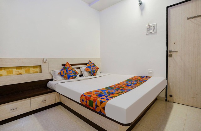 Fabhotel Sitara Inn