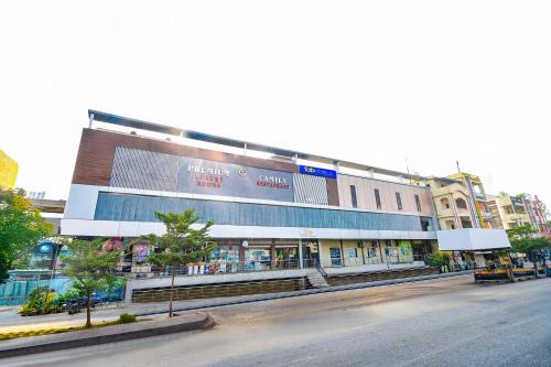 FabHotel SRS Grand - Nr Mahindra University, Gandi Maisamma