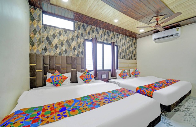 Fabhotel Starlight Inn