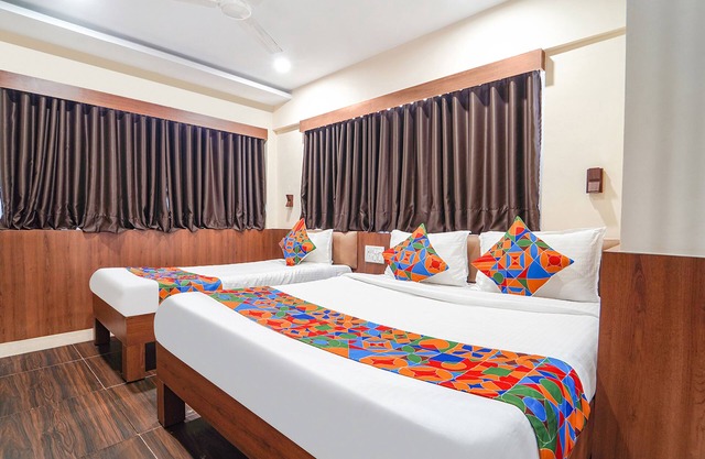 Fabhotel Stayz Inn Us Consulate