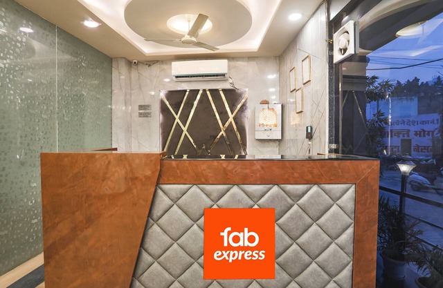 FabHotel The Diamond