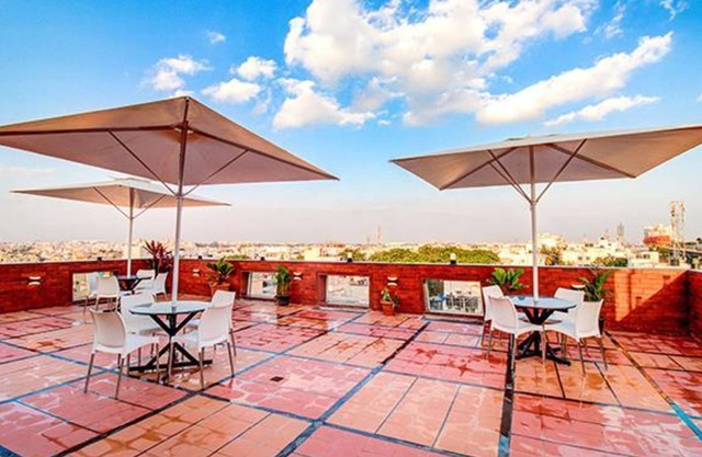Fabhotel The Rs Suites