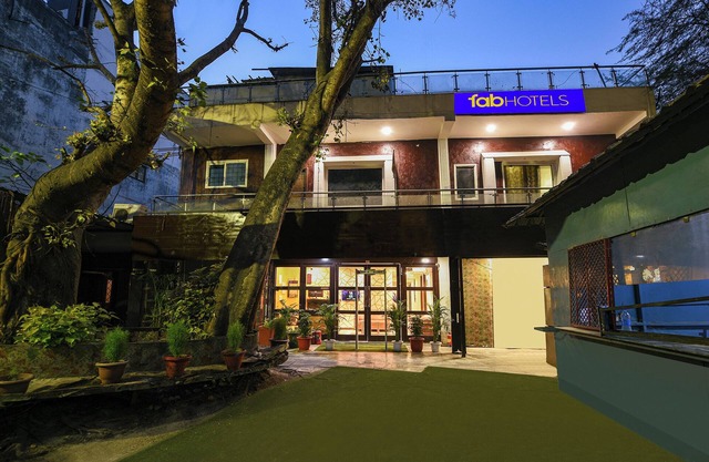 FabHotel Under Bridge