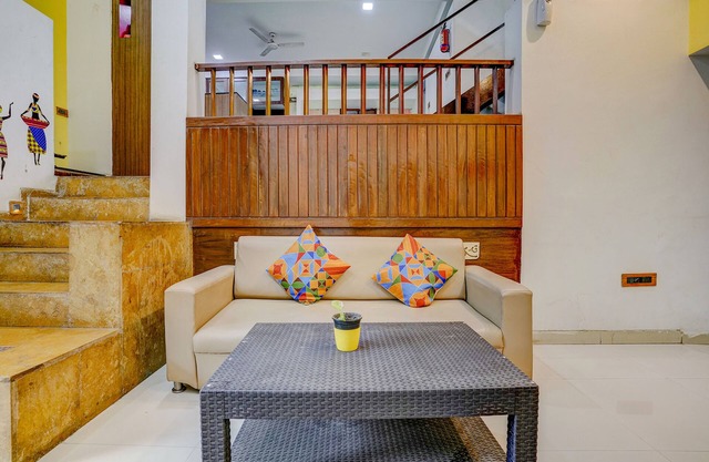 Fabhotel Vardhan House