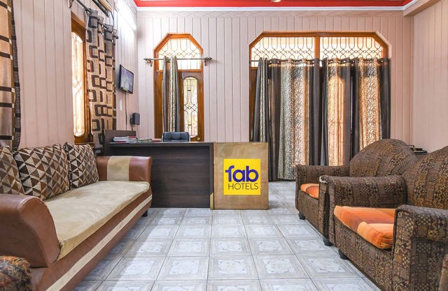 Fabhotel Vicky