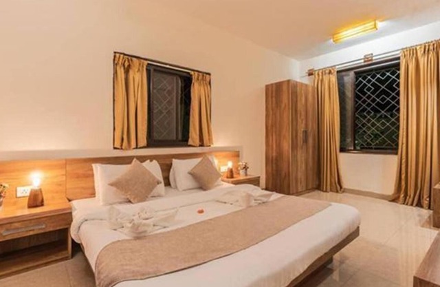 FabHotel Vihasta Gold Nest