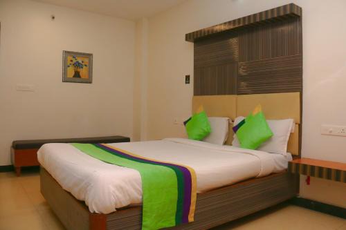 FabHotel Yagna Residency