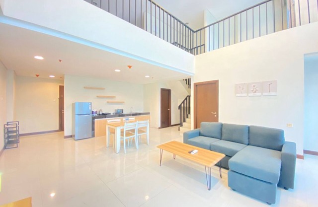 Fabulous 2Br Loft Apartment With Private Bathub At El Royale