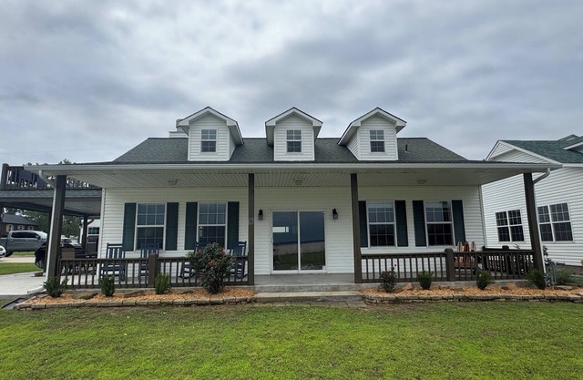 Fabulous 3-bedroom Lake lodge with AC in charming Eufaula