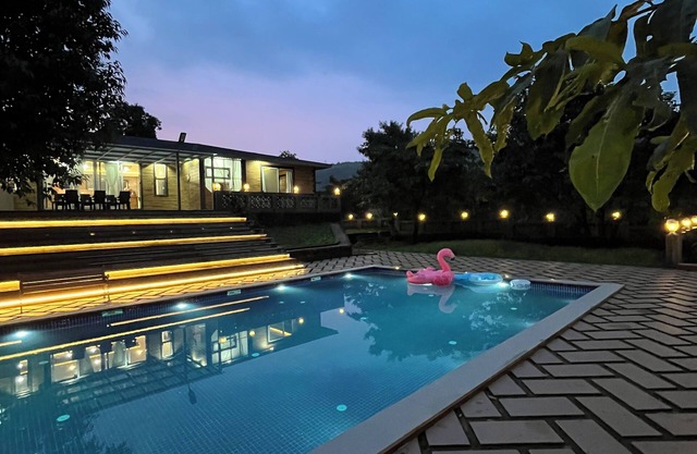 Fabulous 4-bedroom villa with PRIVATE POOL Dhamandhar, Pawna