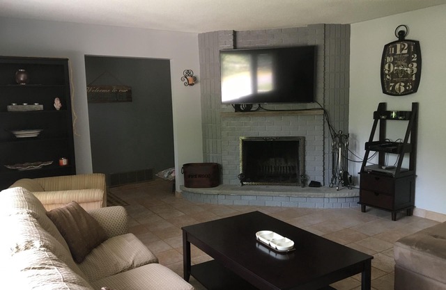 Fabulous 4 Season Cottage for Rent