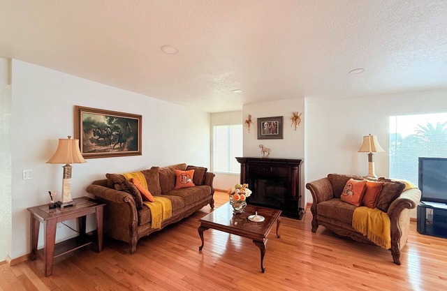 Fabulous 6-bedroom house in Del Mar with Ocean View!