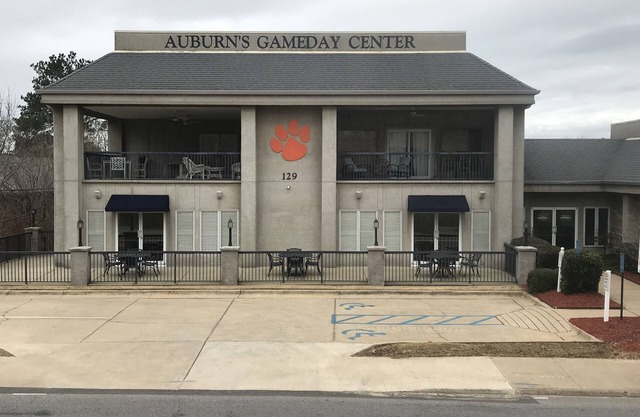 FABULOSA Unidad de condominio - ¡Más cerca del estadio AU, Arena y Plainsman Park!